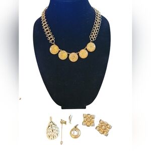 Vintage Gold Toned Jewelry Bundle